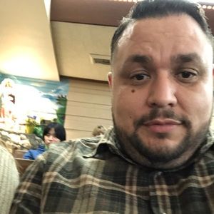 Meet your Posher, Javier